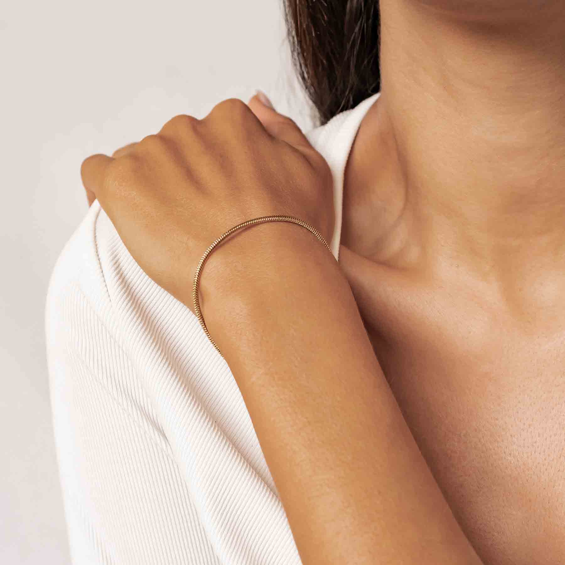 Round Snake Chain Bracelet Gold