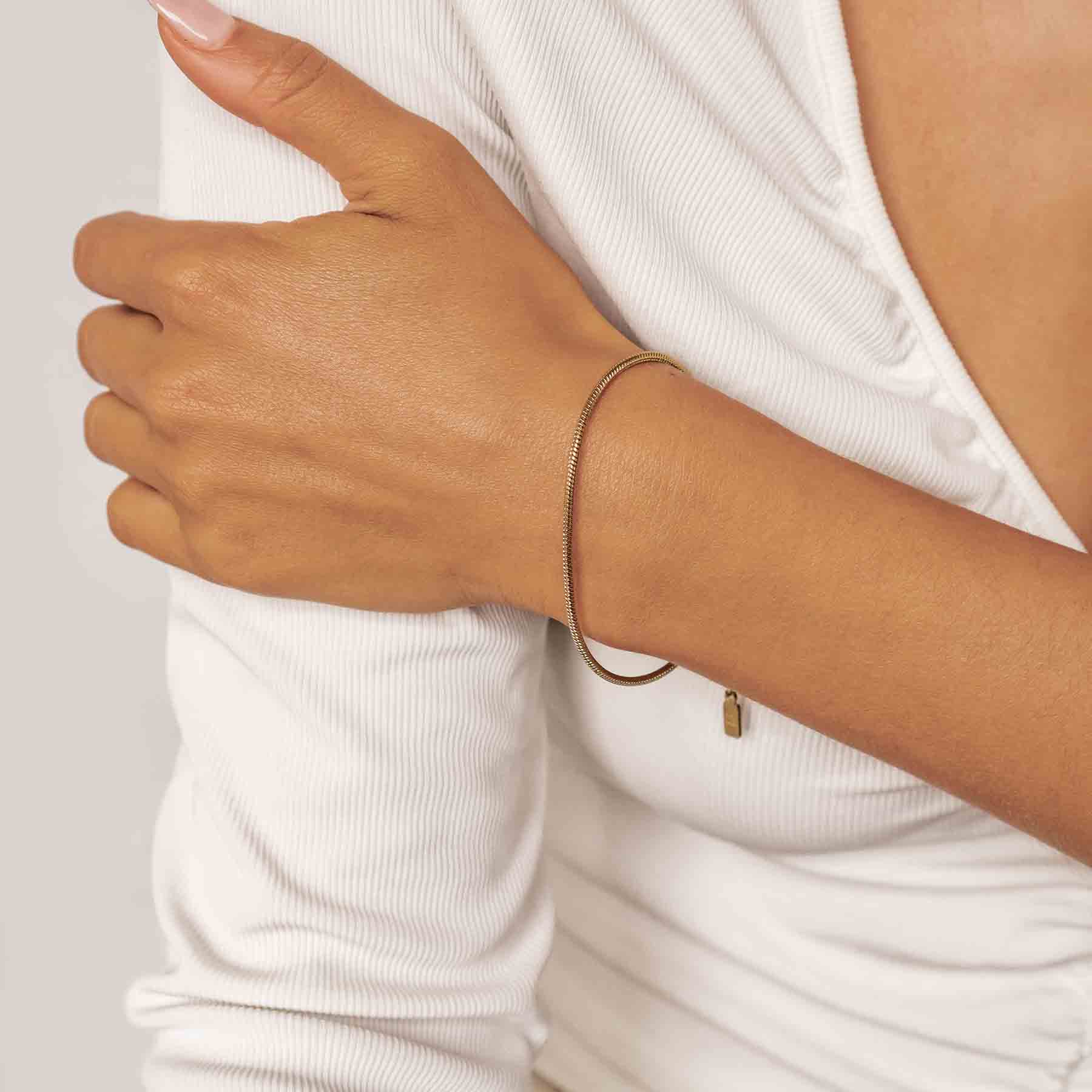 Round Snake Chain Bracelet Gold