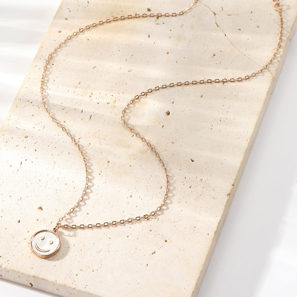 Shell Smiley Pendant Necklace Waterproof