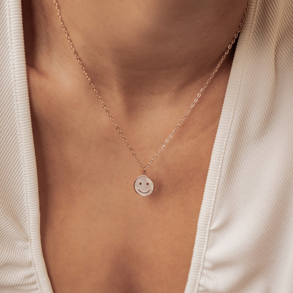 Shell Smiley Pendant Necklace Waterproof
