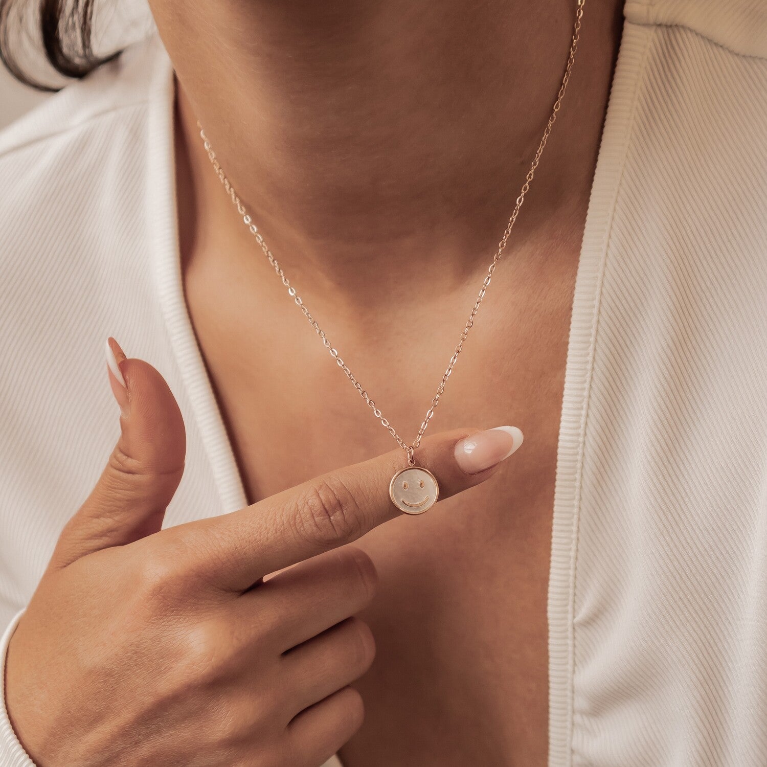 Shell Smiley Pendant Necklace Waterproof