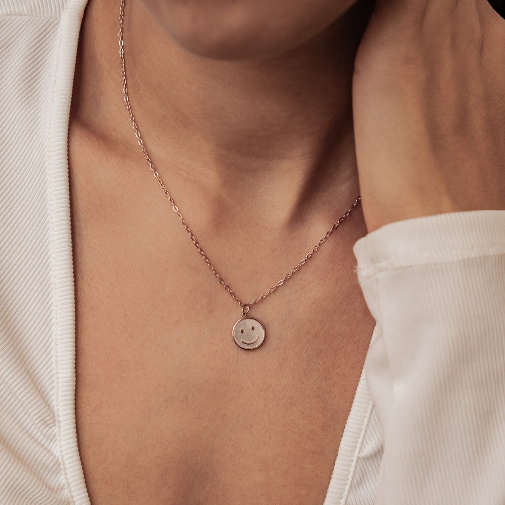 Shell Smiley Pendant Necklace Waterproof