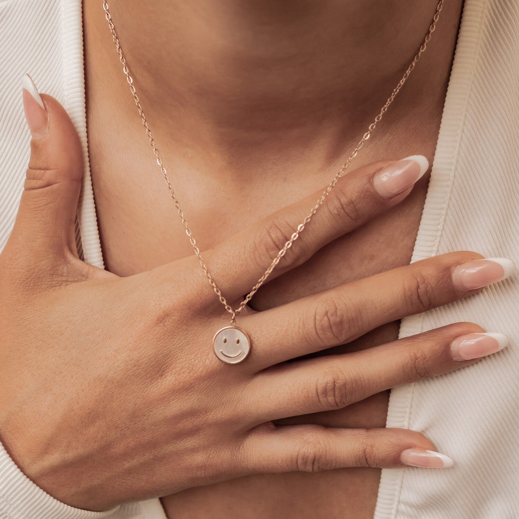 Shell Smiley Pendant Necklace Waterproof