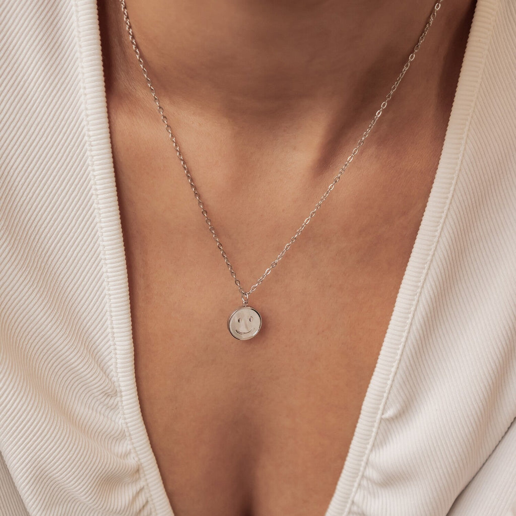 Shell Smiley Pendant Necklace Waterproof
